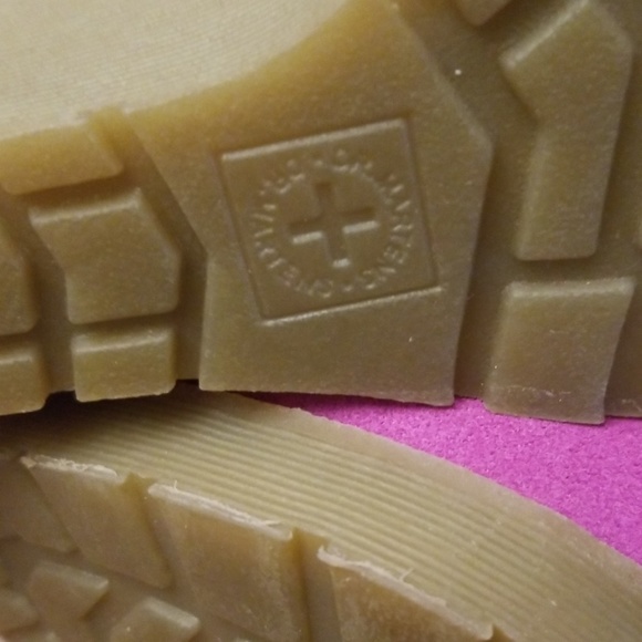 SHE'S BOLD❣️Dr. Martens Barbie pinkish, purple booties - Picture 6 of 9